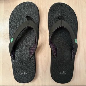 Sanuk Flip Flops, NWOT - Size 8
